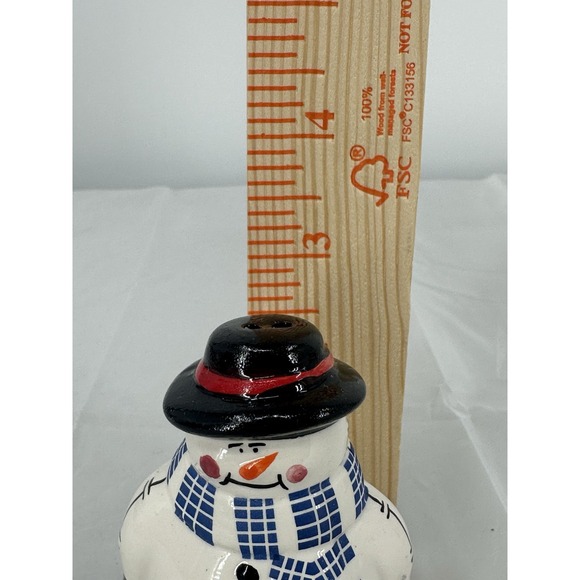 The Finishing Touch American Greetings Mr. and Mrs. Snowman Salt Pepper Shakers - Picture 8 of 8
